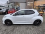 Toyota Yaris 1.5 HYBRID EXECUTIVE NL-AUTO 17'' LM-VELGEN BSM HALF-LEDER STOELVERW PARK-SENSOREN NAVI LED KEYLESS