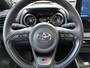 Toyota Yaris 1.5 HYBRID GR SPORT PREMIUM PACK HEAD-UP PANO-DAK BLIND-SPOT PARK-SENSOREN STOEL/STUURVERW JBL-AUDIO NAVI LED