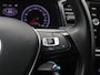 Volkswagen T-Roc 1.0 TSI Style 115PK 19" LM Velgen, Stoelverwarming, Parkeersensoren voor en achter, Navi, Clima