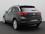 Volkswagen T-Roc 1.0 TSI Style 115PK 19" LM Velgen, Stoelverwarming, Parkeersensoren voor en achter, Navi, Clima