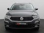 Volkswagen T-Roc 1.0 TSI Style 115PK 19" LM Velgen, Stoelverwarming, Parkeersensoren voor en achter, Navi, Clima