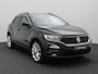 Volkswagen T-Roc 1.0 TSI Style 115PK 19" LM Velgen, Stoelverwarming, Parkeersensoren voor en achter, Navi, Clima