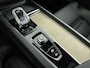 Volvo XC60 2.0 T8 Plug-in hybrid Ultra Executive Edition Bright | Executive Pack | Bowers & Wilkins | Luchtvering | Nappa Leder + Stoel verwaring / Ventilatie / Massage | Gelamineerde zijruiten |