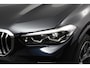BMW X5 xDrive45e 394pk High Executive M-Sport PHEV 6 cilinder Panoramisch schuif-kantel dak Harman Kardon Head up display Lederen bekleding Electrische verstelling comfort stoelen