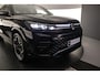 Volkswagen Tiguan R-Line Edition 1.5 eTSI 150pk DSG Automaat Trekhaak, Panoramadak, Black Style, Adaptive cruise control, Elektrische achterklep, 360 camera, Achteruitrijcamera