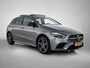 Mercedes-Benz B-klasse 250 e AMG Nightpakket Plug-In Hybride | Panoramadak | Distronic | 360° Camera | Keyless Go | Sfeerverlichting | Car Play | Inclusief 24 maanden Mercedes-Benz Certified garantie voor Europa.