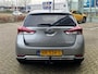 Toyota Auris 1.8 Hybrid EXECUTIVE TREKHAAK STOELVERW PARK-SENSOREN 4S-BANDEN NAVI CLIMA CRUISE CAMERA KEYLESS NL-AUTO 1E-EIG