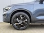 Volvo XC40 B4 Plus Black Edition **DIRECT LEVERBAAR** Panoramadak | 360 graden camera | 20 inch lichtmetalen velgen | Getint glas | Nubuck/Microtech bekleding | Climate Pack | Driver Assist Pack