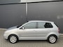 Volkswagen Polo 1.4-16V Highline Airco - Cruise control - Elektrische ramen voor - Radio - Licht metalen velgen 14 inch - regensensor - Apk keuring tot nov 2026