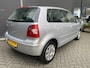 Volkswagen Polo 1.4-16V Highline Airco - Cruise control - Elektrische ramen voor - Radio - Licht metalen velgen 14 inch - regensensor - Apk keuring tot nov 2026