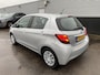 Toyota Yaris 1.5 Hybrid Trend Automaat, achteruitrij camera, cruise control, elektr. climate control, navigatie, start/stop systeem, boekjes compleet