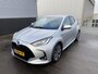 Toyota Yaris 1.5 Hybrid Launch Edition Navigatie APple CarPlay/Android Auto, achteruitrij camera, dodehoek detectie, HUD, keyless, parkeersensoren