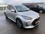 Toyota Yaris 1.5 Hybrid Launch Edition Navigatie APple CarPlay/Android Auto, achteruitrij camera, dodehoek detectie, HUD, keyless, parkeersensoren
