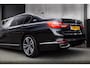 BMW 7-Serie 740Le 327 pk xDrive iPerformance / Nieuwstaat/ Dealer.ond/ Bowers&Wilkins/ Achteras-Sturing/ Pano-dak/ Head-Up/ Keyless/ Lucht-Vering/ Nappa-Leder/ Soft-Close/ 19'' LMV