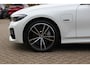 BMW 3-Serie Touring 330e High Exe. M Sport / Panoramadak / Camera / Luxe Leder / Head-up / Keyless / 19'' / CarPlay / Stoelverwarming / DAB / Dodehoek / ACC