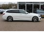 BMW 3-Serie Touring 330e High Exe. M Sport / Panoramadak / Camera / Luxe Leder / Head-up / Keyless / 19'' / CarPlay / Stoelverwarming / DAB / Dodehoek / ACC
