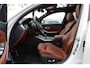 BMW 3-Serie Touring 330e High Exe. M Sport / Panoramadak / Camera / Luxe Leder / Head-up / Keyless / 19'' / CarPlay / Stoelverwarming / DAB / Dodehoek / ACC