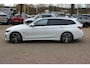 BMW 3-Serie Touring 330e High Exe. M Sport / Panoramadak / Camera / Luxe Leder / Head-up / Keyless / 19'' / CarPlay / Stoelverwarming / DAB / Dodehoek / ACC