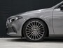 Mercedes-Benz A-klasse 200 Business Solution [SCHUIFKANTELDAK, TREKHAAK, BLUETOOTH TELEFOON, CRUISE CONTROL, ACHTERUITRIJCAMERA, PDC V+A, STOELVERWARMING, FLIPPERS, AUTOMATISCHE AIRCO, NIEUWSTAAT,