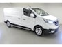 Renault Trafic E-TECH Electric T29 L2H1 Advance 52 kWh 1-fase 32 A/7,4 kW AC-lader en 50 kW DC-lader; EASY LINK navigatiesysteem met 8" touchscreen en DAB+ radio; houten laadvloer en polypro zijwandbekleding in de laadruimte; vierseizoenbanden; Achteruitrijcamera; Elektrisch verwarmbare voorstoelen; Renault Handsfree Card