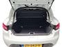 Renault Clio 0.9 TCe Limited * Carplay * Dealeronderhouden * Navigatie * LM Velgen 16" * 12 Maanden BOVAG Garantie *