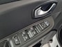 Renault Clio 0.9 TCe Limited * Carplay * Dealeronderhouden * Navigatie * LM Velgen 16" * 12 Maanden BOVAG Garantie *
