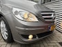 Mercedes-Benz B-klasse 200 -AUTOMAAT-CLIMA-CRUISECONTROL-TREKHAAK-1500 KG TREKGEWICHT-VOLLEDER-ORIGINEEL NEDERLANDS!-ETC.