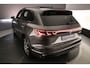 Volkswagen Touareg R Edition 3.0 TSI eHybrid 462pk Tiptronic Trekhaak, Luchtvering, Lederen bekleding, Panoramadak, Head up display. DYN audio, Adaptive cruise control