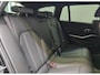 BMW 3-Serie Touring 330e M-Sport 292 pk Facelift LCI 2  Trekhaak Leder Life Cockpit Plus Widescreen Sfeerverlichting Vlak Stuur Carplay Led Stoelverwarming NL Auto BTW 1e Eigenaar Fabrieksgarantie 25/11/2027 ! 19,5 kWh Accu !