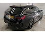 BMW 3-Serie Touring 330e M-Sport 292 pk Facelift LCI 2  Trekhaak Leder Life Cockpit Plus Widescreen Sfeerverlichting Vlak Stuur Carplay Led Stoelverwarming NL Auto BTW 1e Eigenaar Fabrieksgarantie 25/11/2027 ! 19,5 kWh Accu !