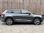 Skoda Kodiaq 1.5 TSI Sportline Automaat | Trekhaak uitklapbaar | Navigatiesysteem | Stoelverwarming | Stuurverwarming | Getint glas | Cruise control adaptief | Dodehoek detectie | Achteruitrijcamera | Parkeersensoren voor en achter