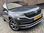 Skoda Kodiaq 1.5 TSI Sportline Automaat | Trekhaak uitklapbaar | Navigatiesysteem | Stoelverwarming | Stuurverwarming | Getint glas | Cruise control adaptief | Dodehoek detectie | Achteruitrijcamera | Parkeersensoren voor en achter