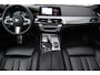 BMW 5-Serie 520i M Sport / PANO / 2X MEMORY / NAP / CAMERA / DEALER SERVICE!