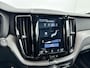 Volvo XC60 T8 Recharge R-Design | 19" | Panoramadak | Head-up | 360 Camera | Trekhaak | Elektrisch verstelbare Stoelen | Full LED | BLIS | Verwarmbare Stoelen | Keyless
