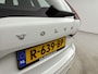 Volvo XC60 T8 Recharge R-Design | 19" | Panoramadak | Head-up | 360 Camera | Trekhaak | Elektrisch verstelbare Stoelen | Full LED | BLIS | Verwarmbare Stoelen | Keyless