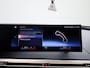 BMW iX xDrive40 Executive 77 kWh | NAVIGATIE | HEAD UP DISPLAY | STUUR- & STOELVERWARMING | CAMERA | HARMAN/KARDON |