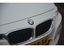 BMW 3-Serie Touring 330d RWD High Executive M-Performance | Navigatie | Panoramadak | Memory sportstoelen | HUD | Keyless | Harman-Kardon L7 | Dealer onderhouden!! | Werkelijk subliem uitgevoerde 330d en volledig dealer onderhouden.