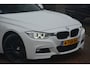 BMW 3-Serie Touring 330d RWD High Executive M-Performance | Navigatie | Panoramadak | Memory sportstoelen | HUD | Keyless | Harman-Kardon L7 | Dealer onderhouden!! | Werkelijk subliem uitgevoerde 330d en volledig dealer onderhouden.