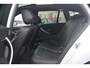 BMW 3-Serie Touring 330d RWD High Executive M-Performance | Navigatie | Panoramadak | Memory sportstoelen | HUD | Keyless | Harman-Kardon L7 | Dealer onderhouden!! | Werkelijk subliem uitgevoerde 330d en volledig dealer onderhouden.