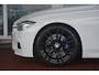 BMW 3-Serie Touring 330d RWD High Executive M-Performance | Navigatie | Panoramadak | Memory sportstoelen | HUD | Keyless | Harman-Kardon L7 | Dealer onderhouden!! | Werkelijk subliem uitgevoerde 330d en volledig dealer onderhouden.