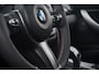 BMW 3-Serie Touring 330d RWD High Executive M-Performance | Navigatie | Panoramadak | Memory sportstoelen | HUD | Keyless | Harman-Kardon L7 | Dealer onderhouden!! | Werkelijk subliem uitgevoerde 330d en volledig dealer onderhouden.