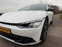 Kia EV6 Plus Advanced 77.4 kWh Automaat / Panoramadak / Leder / Camera / Navi / Stoelverwarming & - koeling / PDC / Cruise / LED /