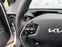 Kia EV6 Plus Advanced 77.4 kWh Automaat / Panoramadak / Leder / Camera / Navi / Stoelverwarming & - koeling / PDC / Cruise / LED /