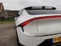 Kia EV6 Plus Advanced 77.4 kWh Automaat / Panoramadak / Leder / Camera / Navi / Stoelverwarming & - koeling / PDC / Cruise / LED /
