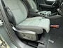 Volvo XC40 B4 211pk Plus Dark / Elektr. stoelen / Stoel/- en stuurverwarming / Keyless entry / Harman en Kardon audio / Trekhaak / All-season banden /