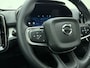 Volvo XC40 B4 211pk Plus Dark / Elektr. stoelen / Stoel/- en stuurverwarming / Keyless entry / Harman en Kardon audio / Trekhaak / All-season banden /