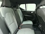 Volvo XC40 B4 211pk Plus Dark / Elektr. stoelen / Stoel/- en stuurverwarming / Keyless entry / Harman en Kardon audio / Trekhaak / All-season banden /