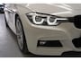 BMW 3-Serie 318i M-Sport High Executive Aut. [ Panoramadak Camera Digi-dash HiFi ]