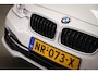 BMW 3-Serie Touring 318i High Executive Sport | LEDER | ADAPTIVE LED | HEAD UP |