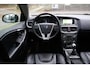 Volvo V40 2.0 D2 Summum Business Leer | Navigatie | Panoramadak | Stoelverwarming | Keyless drive | Clima | PDC | High Performance audio |